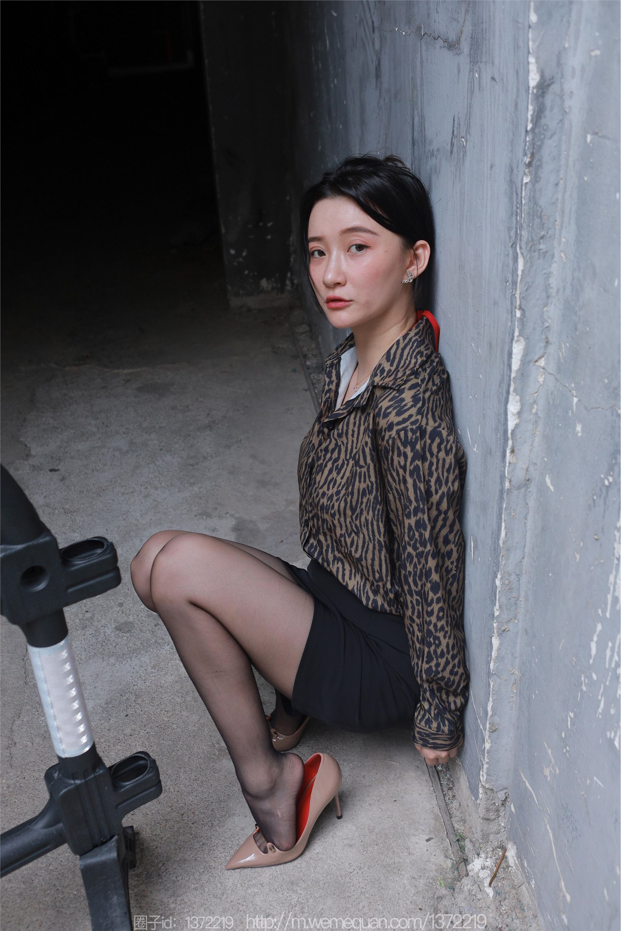 IESS异思趣向  2023.07.24 丝享家 1488 秋秋《孤身走暗巷》